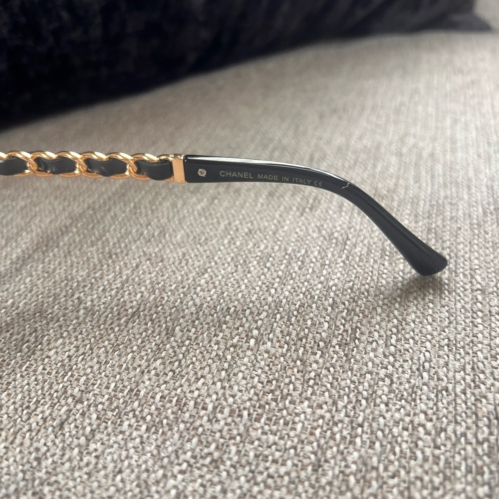 CHANEL Taille 51 Black and Gold Women's Glasses - Picture 2 of 5